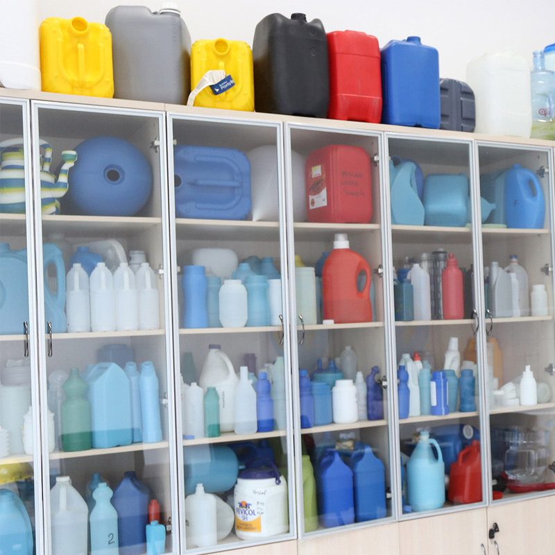 Hollow Bottle Molding Machine Two Station Plastic Bottles Manufacturing Machines